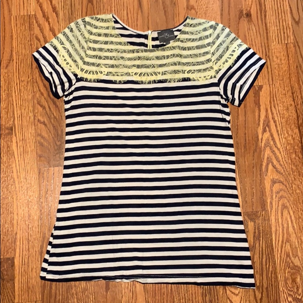 Market & Spruce Lace Detail Top